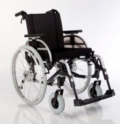 Для инвалидов Кубани купят три тысяч кресел-колясок