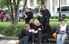 ОМОН стягивается на Исаакиевскую  площадь в Санкт-Петербурге