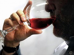 Развенчан миф о пользе красного вина для сердца