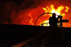 В Краснодаре сегодня ночью при пожаре на Зиповской, 5 погибли двое охранников