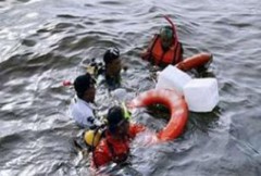 Паром перевернулся в Индийском океане: погибли 12 человек