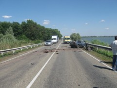 В Гулькевичском районе Кубани иномарка залетела под КАМАЗ
