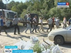 Пионерский пруд очистили чиновники Ставрополя