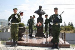 В Южной Осетии отдали дань памяти Герою России Денису Ветчинову