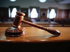 18-летнего обвиняют в преступлении против половой неприкосновенности несовершеннолетней