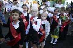 В Крымске на торжественных линейках в школах прошли минуты молчания