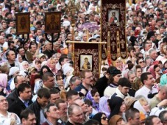 На молебен в центре Москвы собрались 17 тысяч человек