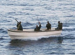 Флагманский корабль НАТО подвергся атаке сомалийских пиратов