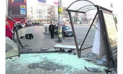 В Москве иномарка врезалась в остановку и насмерть сбила трех человек