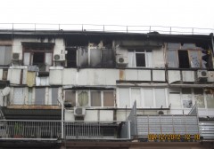 К сгоревшей пятиэтажке в Сочи подвозят сухие пайки