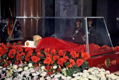 В КНДР прошла траурная церемония в честь годовщины смерти Ким Чен Ира