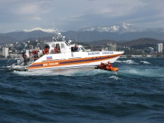 В Хостинском районе Сочи в море перевернулась лодка, один человек утонул