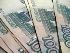 Власти Пскова на установку новогодней елки потратили полмиллиона рублей