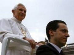 Папа Римский помиловал укравшего секретные документы камердинера
