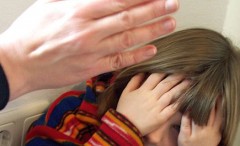 Жительницу Новошахтинска заподозрили в истязании собственного ребенка