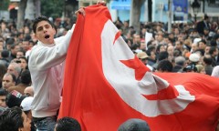 В Тунисе после убийства лидера оппозиции начались протестные акции