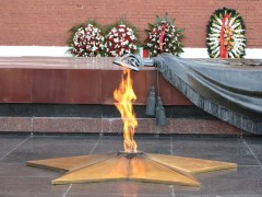 В Чечне в память о павших в ВОВ более 100 солдат открыт памятник