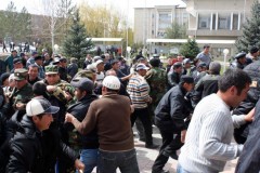 По факту массовых беспорядков в Джалалабаде возбуждены уголовные дела по двум статьям