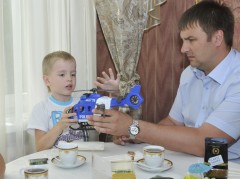 Ростовские полицейские навестили семью погибшего сослуживца