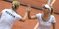 Теннисистки Макарова и Веснина выиграли 