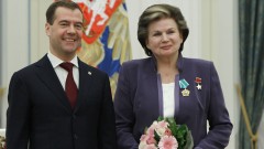 Медведев поздравил Терешкову с 50-летием ее полета в космос
