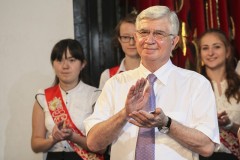 Владимир Евланов вручил золотые медали выпускникам краснодарских школ