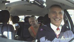 Премьер-министр Норвегии стал таксистом