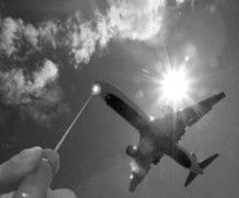 Экипаж самолета, заходившего на посадку в Шереметьево, снова был ослеплен лазером