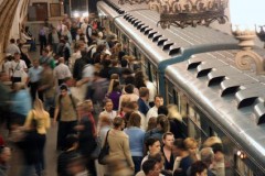 Неполадки в московском метро: нарушено движение поездов на двух ветках
