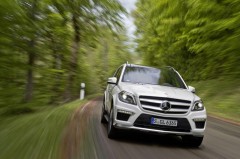 Mercedes за 7,7 млн рублей украден из московского автосалона