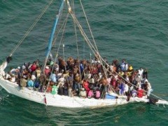 У берегов Индонезии затонуло судно с беженцами, есть жертвы