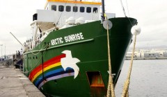 На судне Greenpeace следователи нашли наркотики и материалы двойного назначения