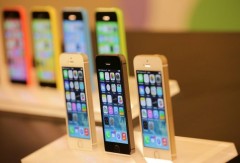 Продажи iPhone 5S и 5C начнутся в России сегодня ночью