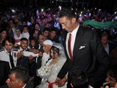 Свадьбу самого высокого человека в мире отпраздновали в Турции