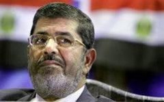 Экс-президента Египта Мурси на вертолете доставили в здание Академии полиции в Каире