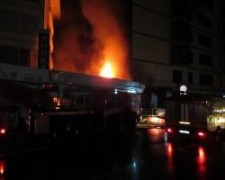 В Краснодаре на Вишняковском рынке произошел пожар