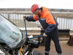В Каменск-Шахтинском «десятка» влетела в бетонное препятствие на мосту