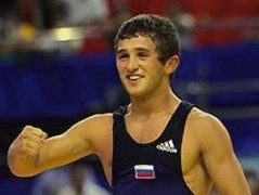 Бесик Кудухов выиграл международный турнир по вольной борьбе