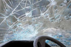На Кубани в результате столкновения Mercedes и ВАЗ-21043 трое госпитализированы