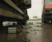 Два грузовика с прицепами столкнулись на Кубани, один из водителей погиб