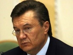 Янукович отстранил от должностей мэра Киева и замсекретаря Совбеза