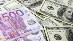 Доллар сдает позиции, опустившись ниже 70 рублей