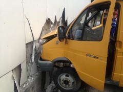 В Сочи произошло ДТП с участием школьного автобуса, пострадали три человека