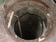 Трое мужчин в Мордовии отравились газом при попытке прочистить канализацию
