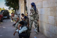 В Сирии армия и ополченцы отбили у террористов лагерь беженцев Хандарат