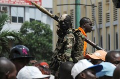 Власти Кот-д'Ивуара сообщили о бунтах демобилизованных солдат
