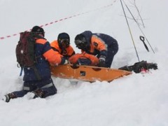В Мурманской области 11 туристов попали под лавину, один человек погиб
