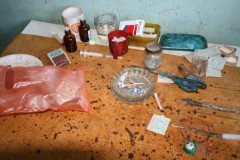 Житель Лабинска организовал наркопритон у себя ядома