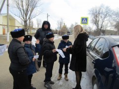 Казачьи патрули обеспечивают безопасность пешеходов в селах Ставрополья