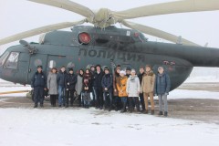 В Краснодаре сотрудники авиационного отряда Росгвардии провели экскурсию для школьников